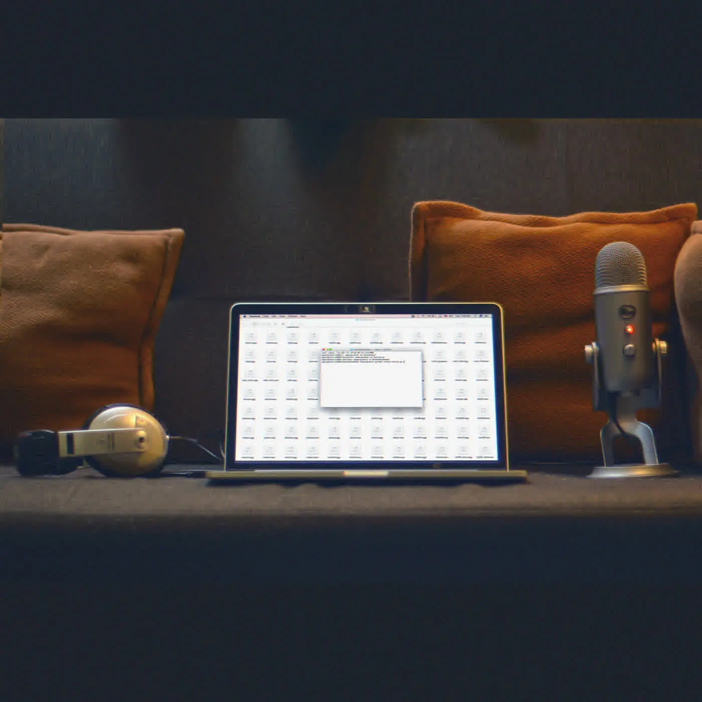 A home recording setup. Photo: Subhashish Panigrahi, CC BY-SA 4.0.
