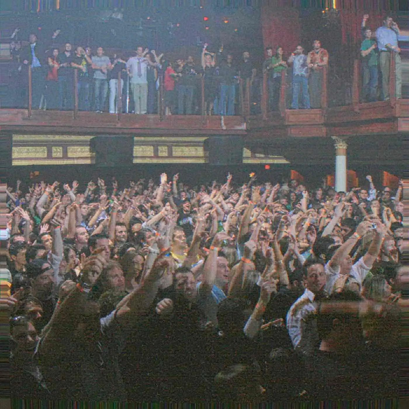 A rave crowd, 2008. Photo: Ildar Sagdejev, CC BY-SA 4.0.